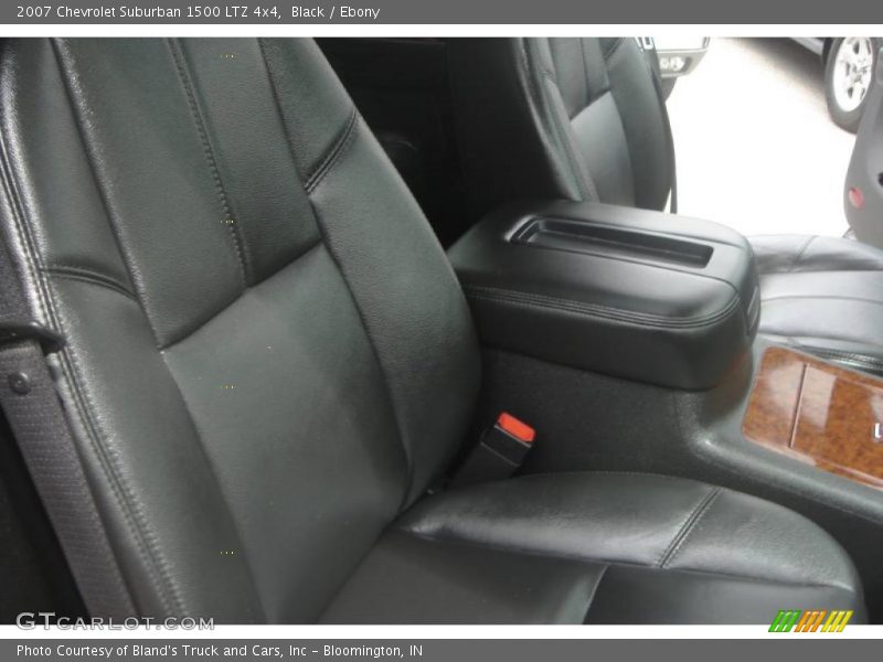 Black / Ebony 2007 Chevrolet Suburban 1500 LTZ 4x4