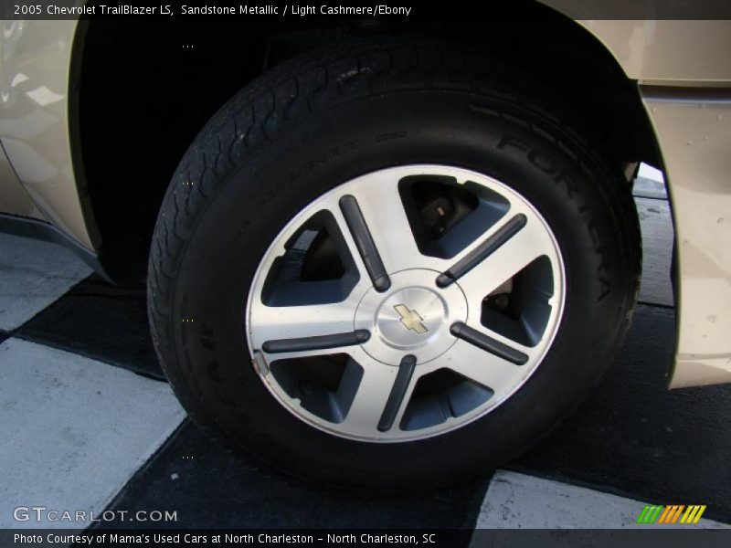 Sandstone Metallic / Light Cashmere/Ebony 2005 Chevrolet TrailBlazer LS