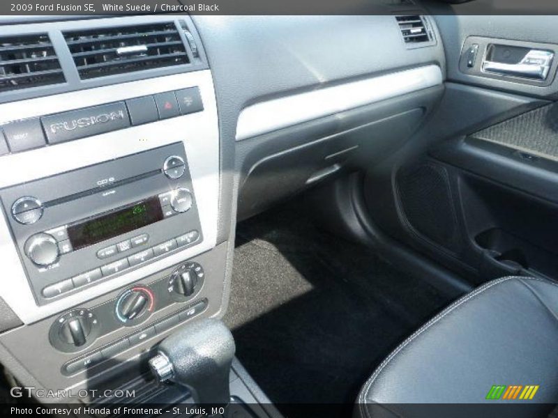White Suede / Charcoal Black 2009 Ford Fusion SE