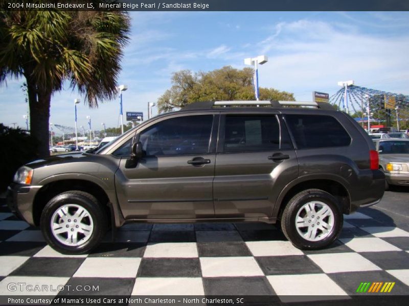 Mineral Beige Pearl / Sandblast Beige 2004 Mitsubishi Endeavor LS