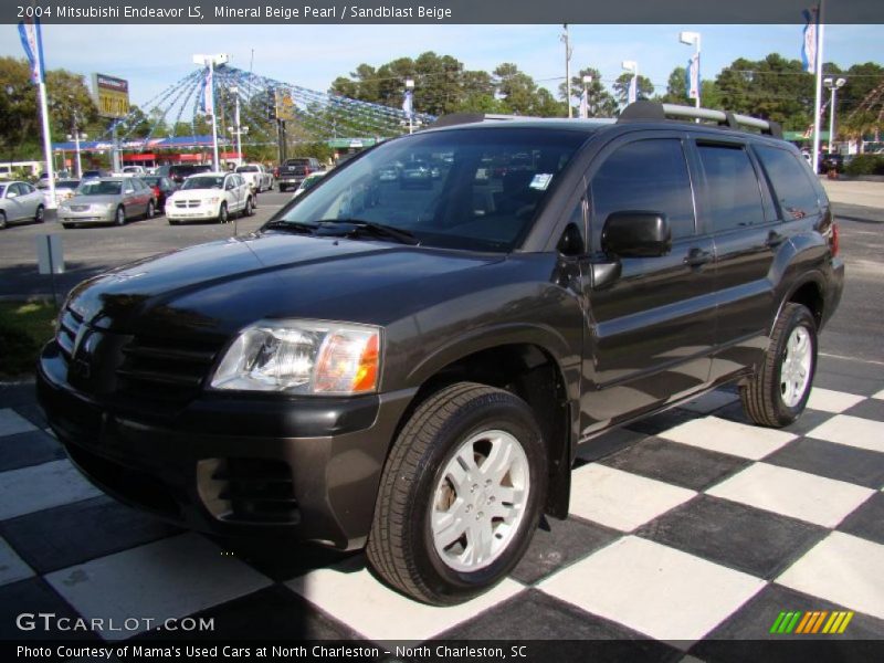 Mineral Beige Pearl / Sandblast Beige 2004 Mitsubishi Endeavor LS