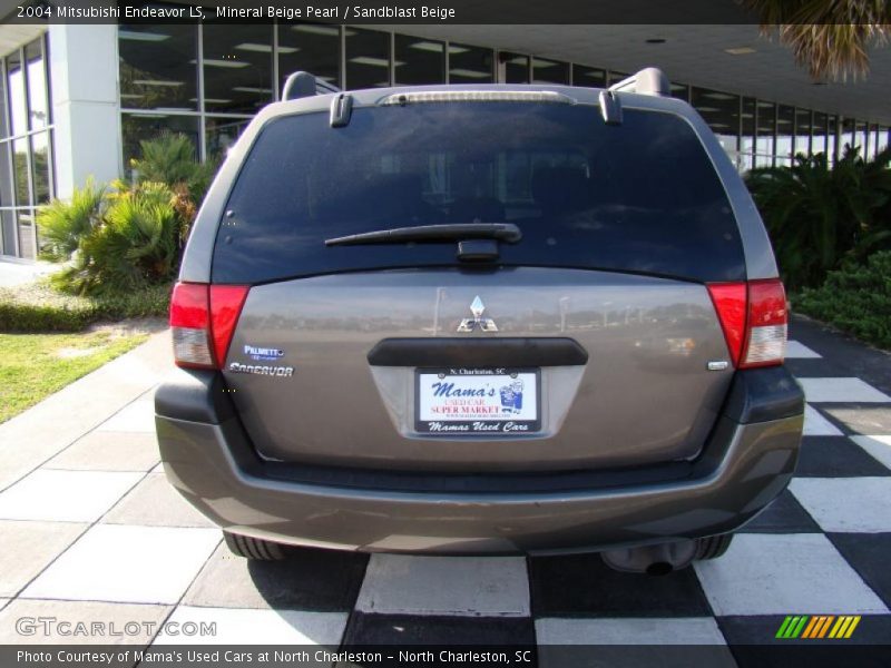 Mineral Beige Pearl / Sandblast Beige 2004 Mitsubishi Endeavor LS