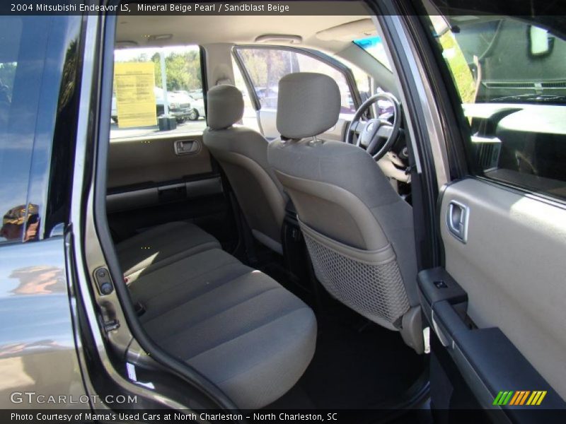 Mineral Beige Pearl / Sandblast Beige 2004 Mitsubishi Endeavor LS
