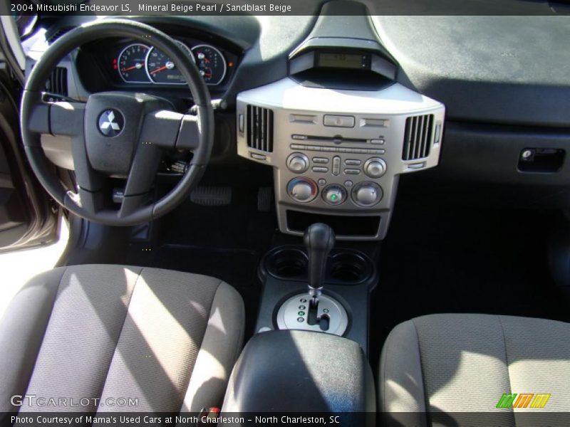 Mineral Beige Pearl / Sandblast Beige 2004 Mitsubishi Endeavor LS