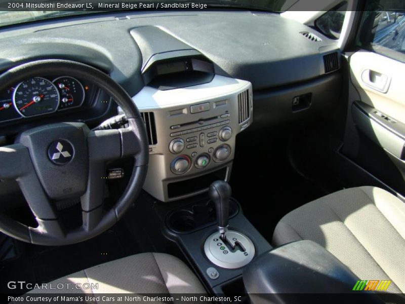 Mineral Beige Pearl / Sandblast Beige 2004 Mitsubishi Endeavor LS