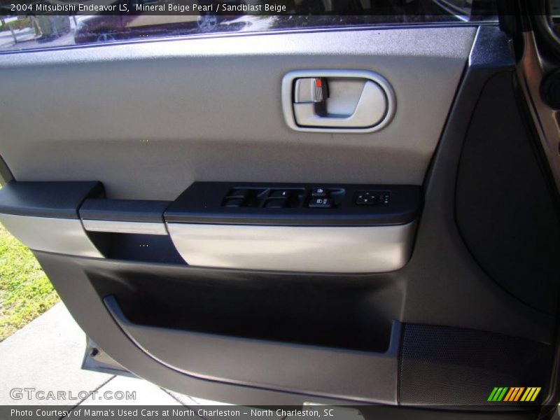 Mineral Beige Pearl / Sandblast Beige 2004 Mitsubishi Endeavor LS