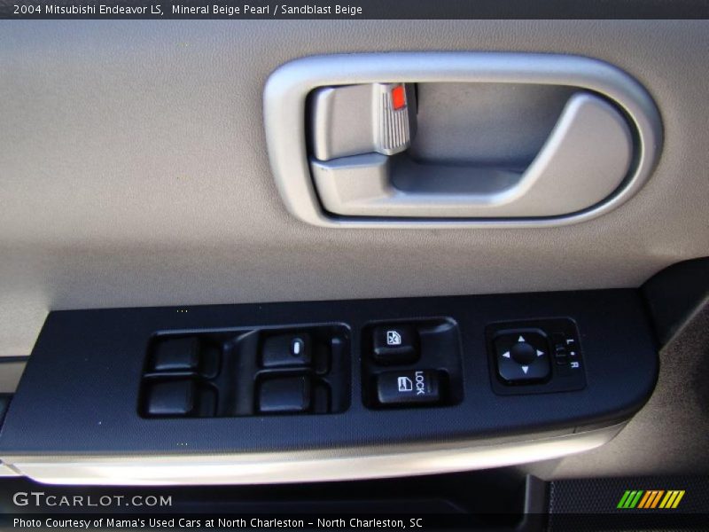 Mineral Beige Pearl / Sandblast Beige 2004 Mitsubishi Endeavor LS
