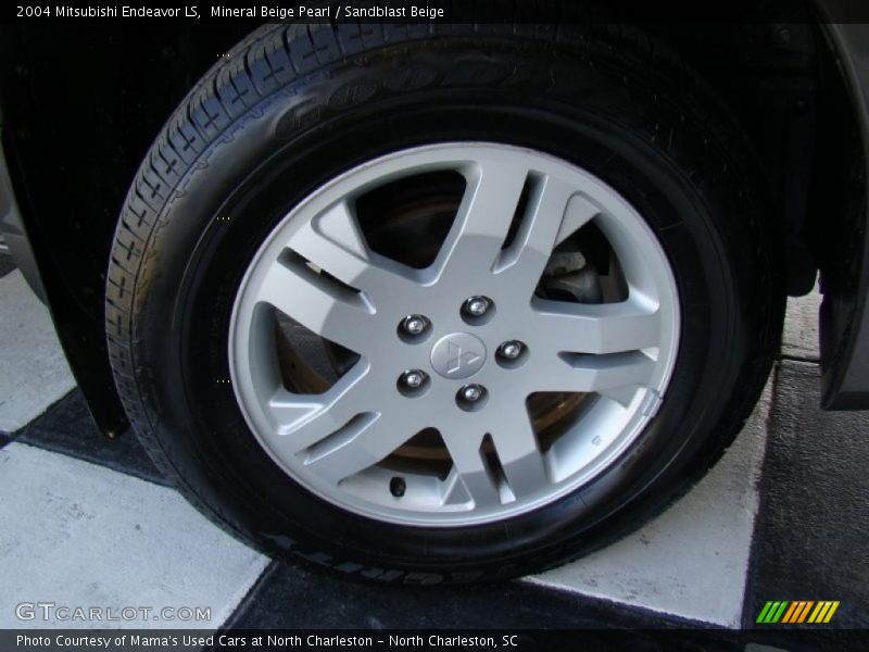 Mineral Beige Pearl / Sandblast Beige 2004 Mitsubishi Endeavor LS