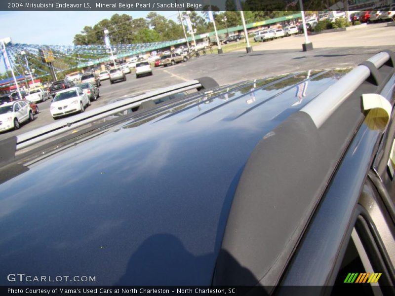 Mineral Beige Pearl / Sandblast Beige 2004 Mitsubishi Endeavor LS