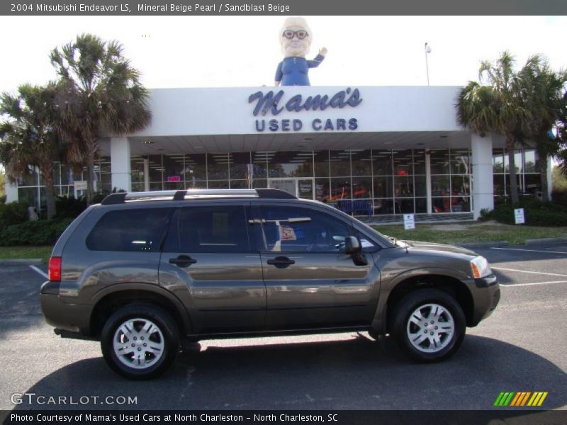 Mineral Beige Pearl / Sandblast Beige 2004 Mitsubishi Endeavor LS