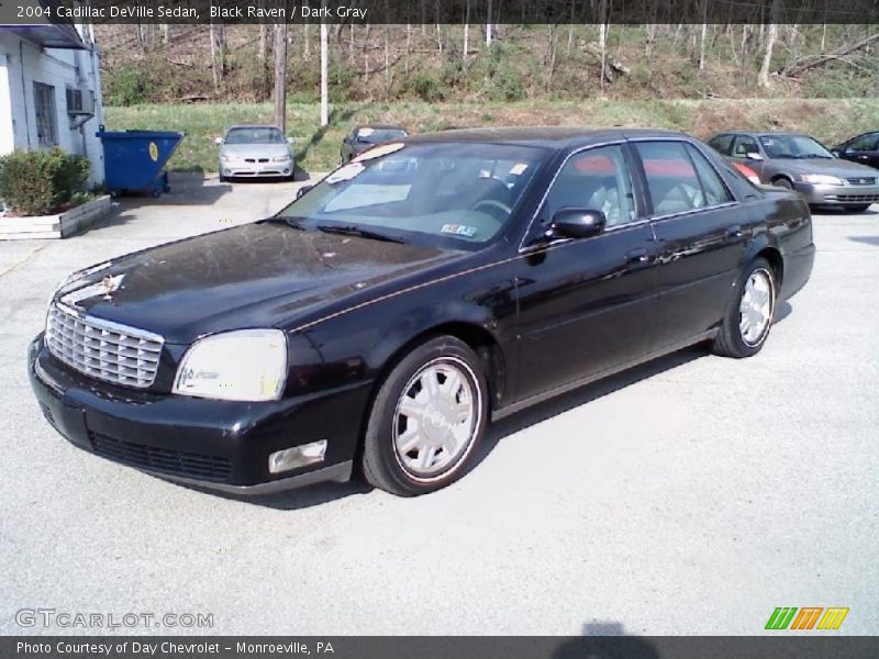 Black Raven / Dark Gray 2004 Cadillac DeVille Sedan