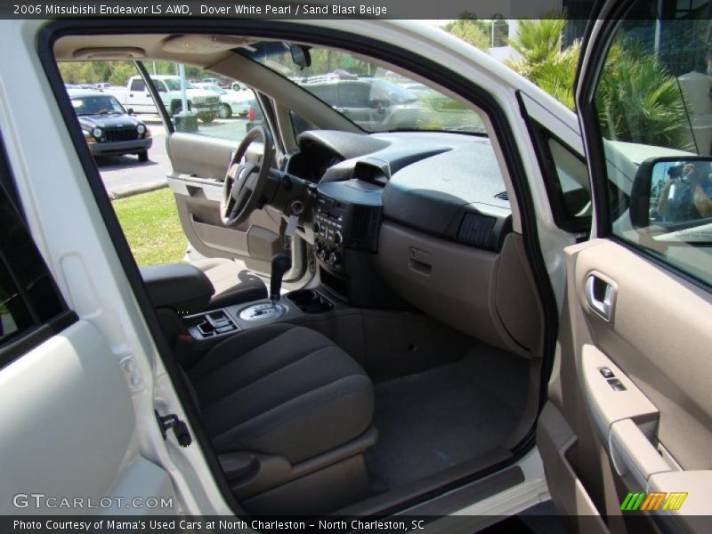 Dover White Pearl / Sand Blast Beige 2006 Mitsubishi Endeavor LS AWD