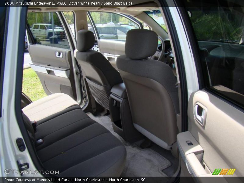 Dover White Pearl / Sand Blast Beige 2006 Mitsubishi Endeavor LS AWD