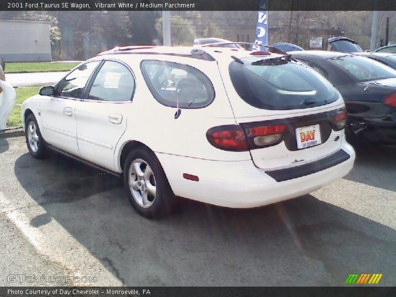 Vibrant White / Medium Parchment 2001 Ford Taurus SE Wagon