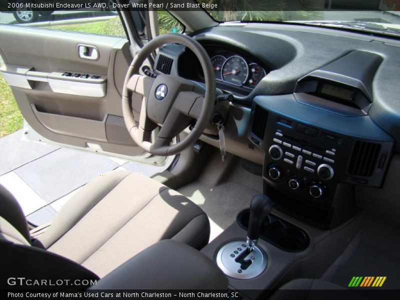 Dover White Pearl / Sand Blast Beige 2006 Mitsubishi Endeavor LS AWD