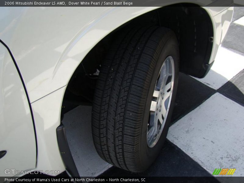 Dover White Pearl / Sand Blast Beige 2006 Mitsubishi Endeavor LS AWD