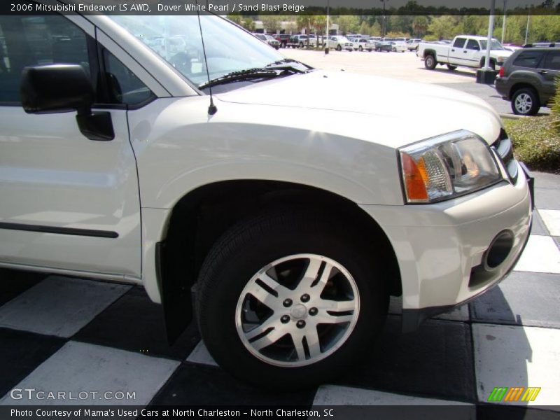 Dover White Pearl / Sand Blast Beige 2006 Mitsubishi Endeavor LS AWD
