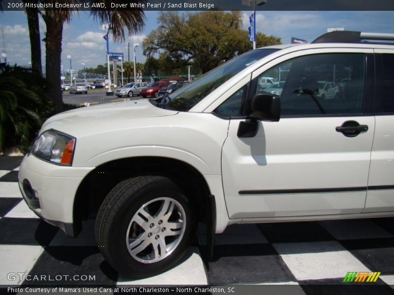 Dover White Pearl / Sand Blast Beige 2006 Mitsubishi Endeavor LS AWD