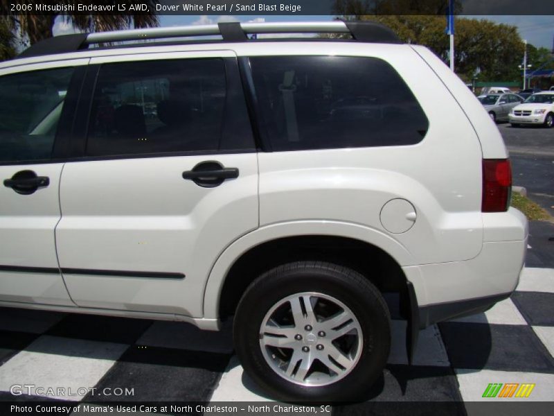 Dover White Pearl / Sand Blast Beige 2006 Mitsubishi Endeavor LS AWD