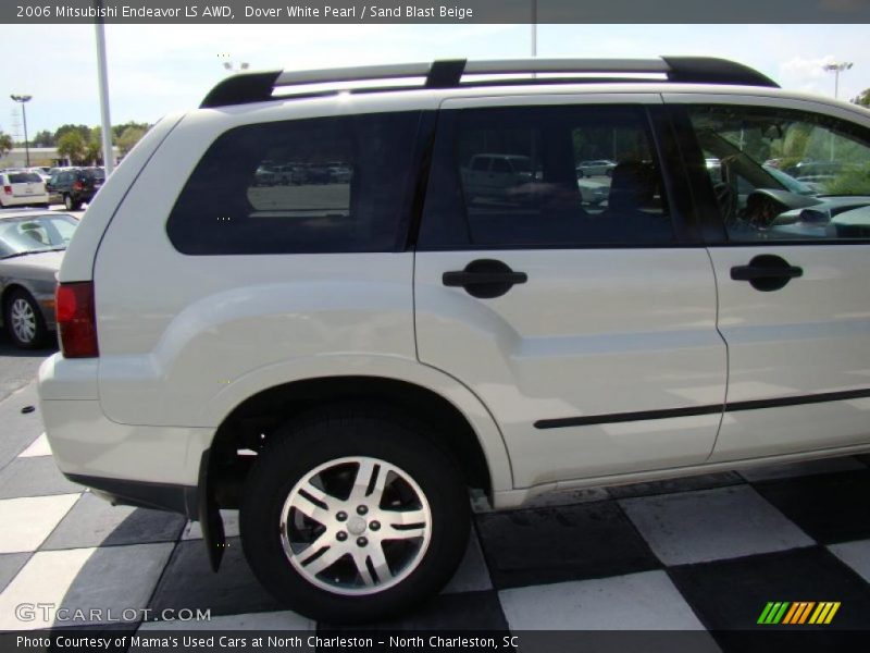 Dover White Pearl / Sand Blast Beige 2006 Mitsubishi Endeavor LS AWD