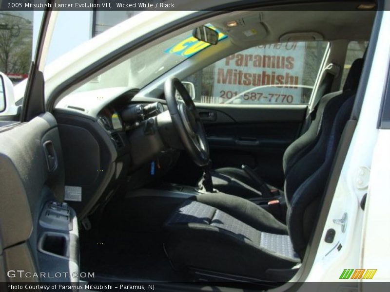 Wicked White / Black 2005 Mitsubishi Lancer Evolution VIII