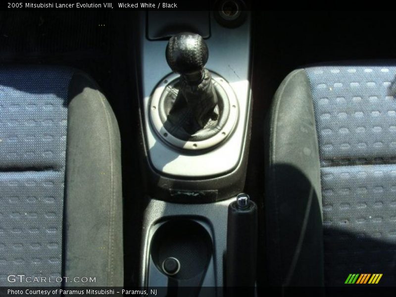 Wicked White / Black 2005 Mitsubishi Lancer Evolution VIII