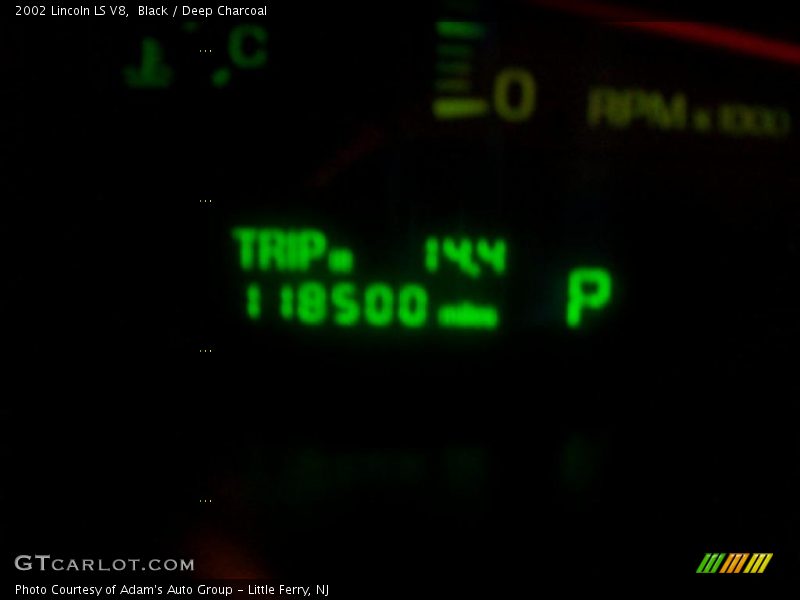 Black / Deep Charcoal 2002 Lincoln LS V8