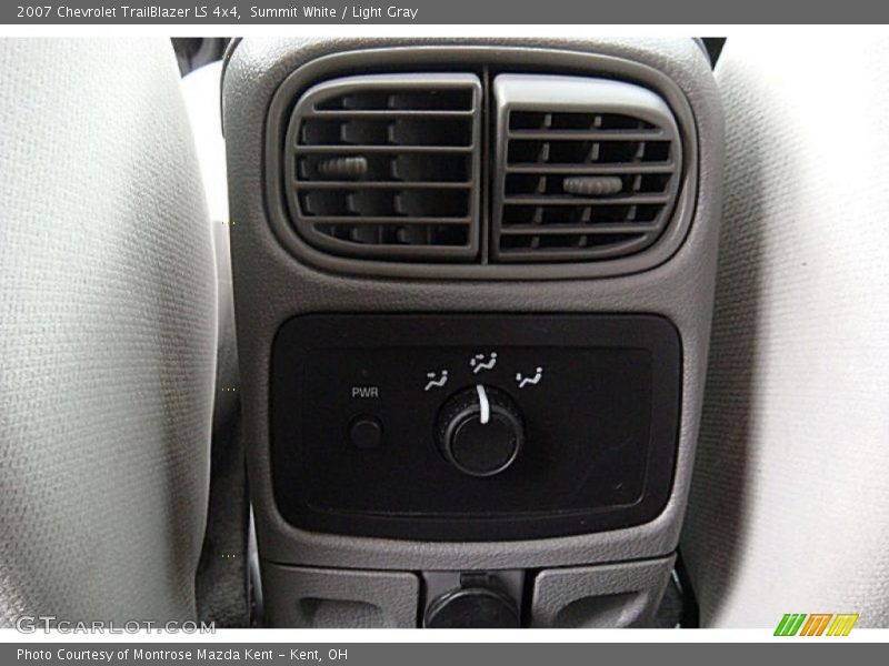 Summit White / Light Gray 2007 Chevrolet TrailBlazer LS 4x4