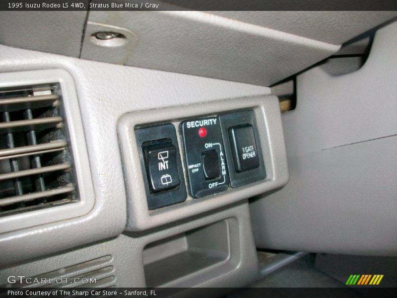Stratus Blue Mica / Gray 1995 Isuzu Rodeo LS 4WD