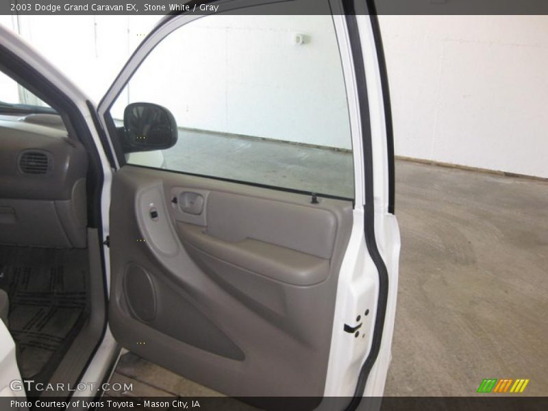 Stone White / Gray 2003 Dodge Grand Caravan EX