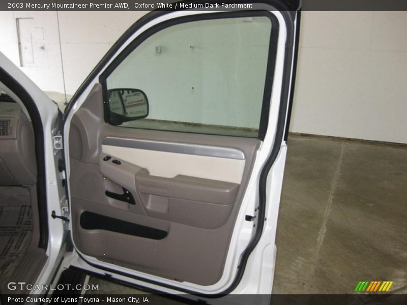 Oxford White / Medium Dark Parchment 2003 Mercury Mountaineer Premier AWD