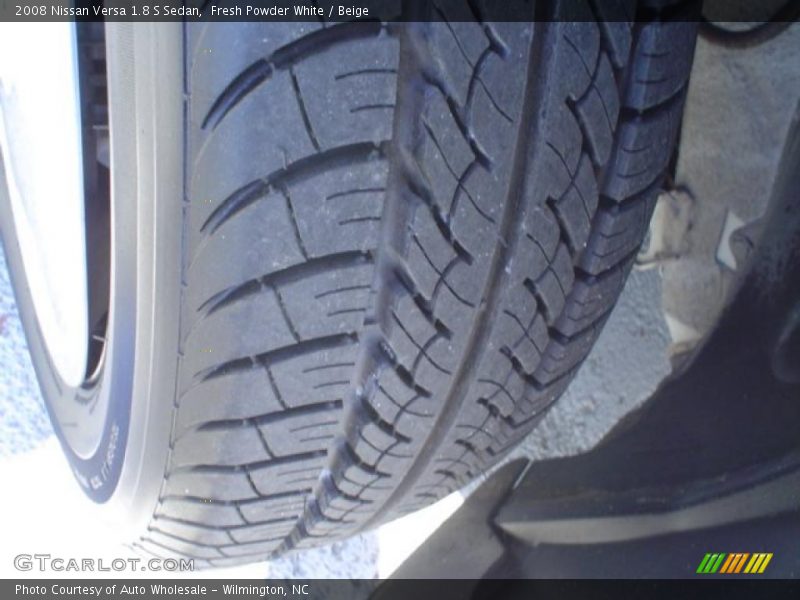 Fresh Powder White / Beige 2008 Nissan Versa 1.8 S Sedan