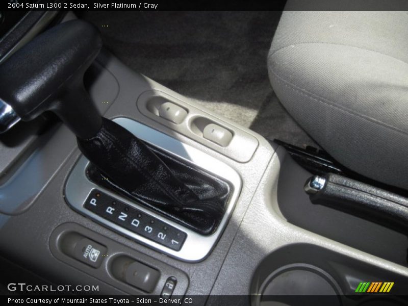 Silver Platinum / Gray 2004 Saturn L300 2 Sedan