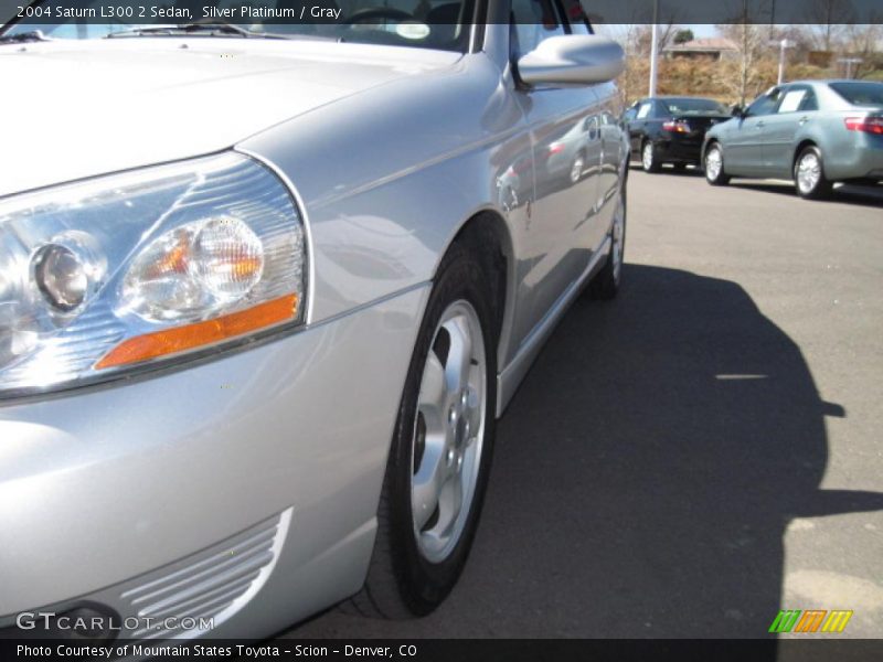 Silver Platinum / Gray 2004 Saturn L300 2 Sedan