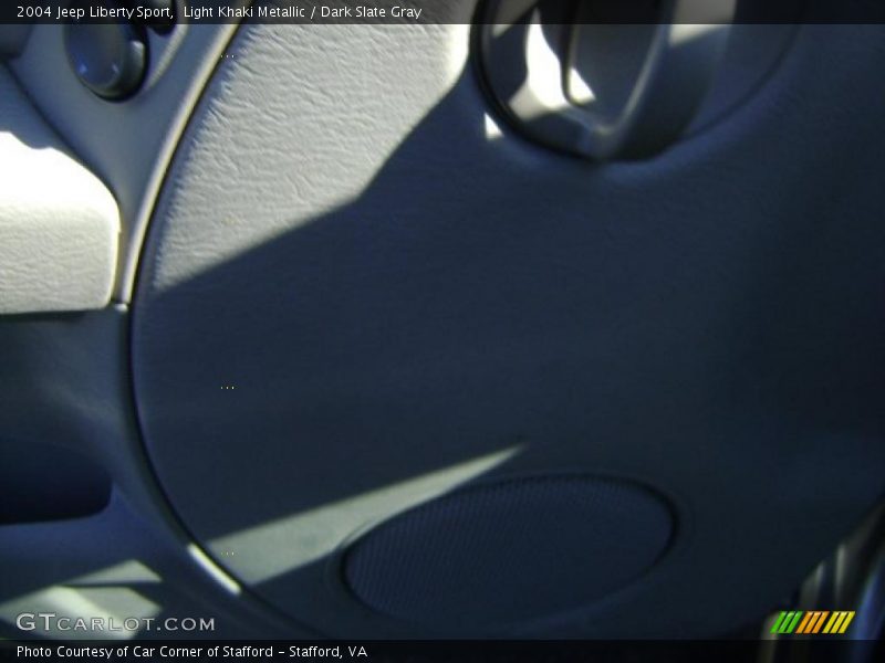 Light Khaki Metallic / Dark Slate Gray 2004 Jeep Liberty Sport