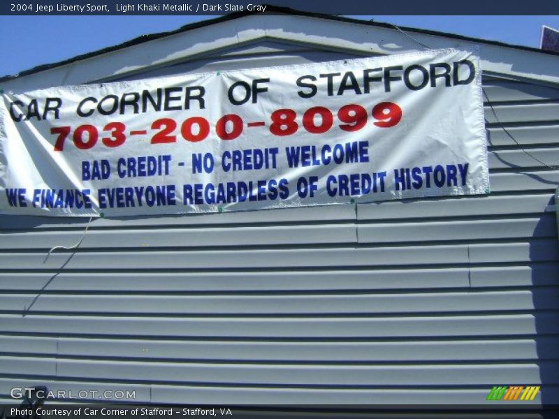 Light Khaki Metallic / Dark Slate Gray 2004 Jeep Liberty Sport