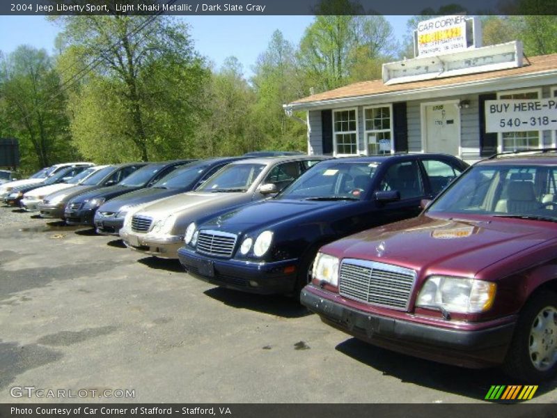 Light Khaki Metallic / Dark Slate Gray 2004 Jeep Liberty Sport