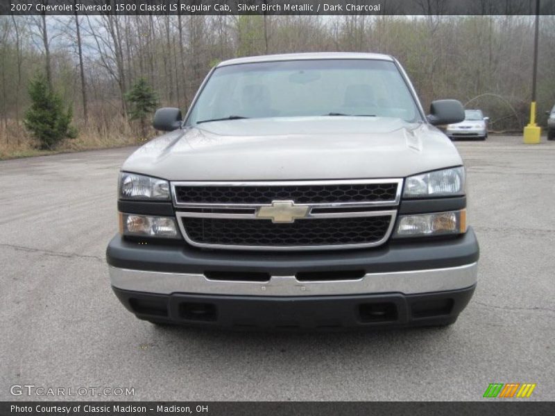 Silver Birch Metallic / Dark Charcoal 2007 Chevrolet Silverado 1500 Classic LS Regular Cab