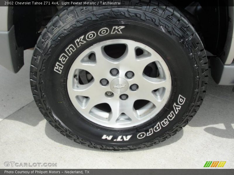 Light Pewter Metallic / Tan/Neutral 2002 Chevrolet Tahoe Z71 4x4