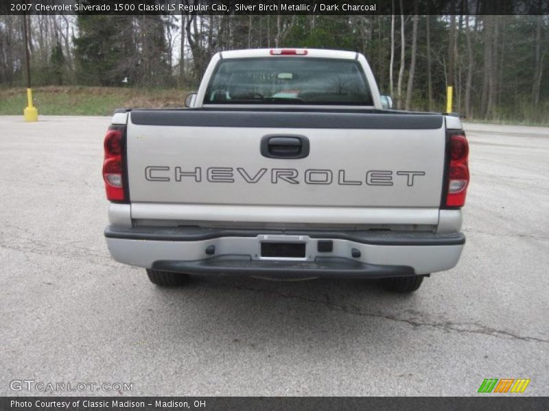 Silver Birch Metallic / Dark Charcoal 2007 Chevrolet Silverado 1500 Classic LS Regular Cab