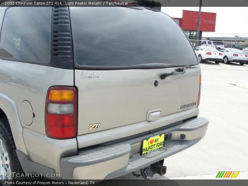 Light Pewter Metallic / Tan/Neutral 2002 Chevrolet Tahoe Z71 4x4