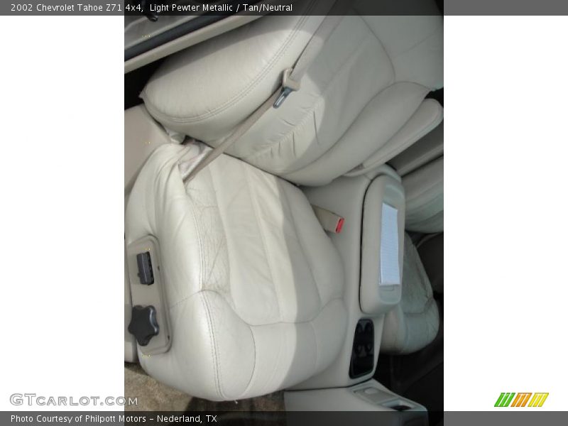 Light Pewter Metallic / Tan/Neutral 2002 Chevrolet Tahoe Z71 4x4