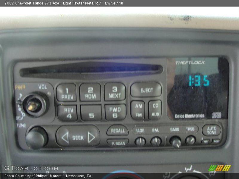 Light Pewter Metallic / Tan/Neutral 2002 Chevrolet Tahoe Z71 4x4