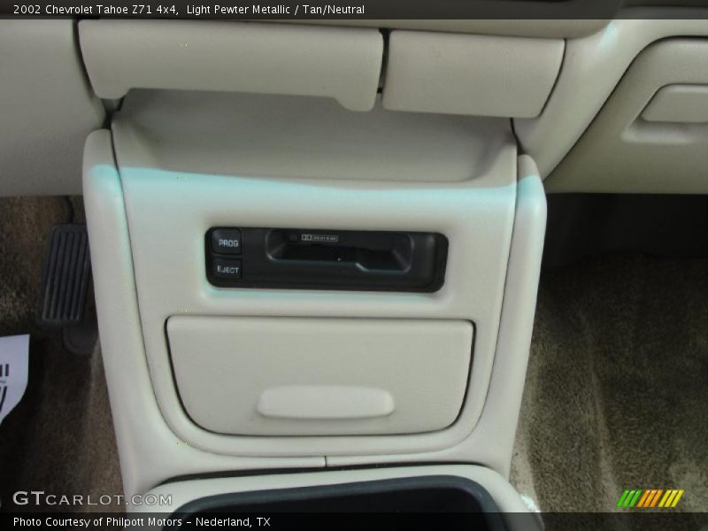 Light Pewter Metallic / Tan/Neutral 2002 Chevrolet Tahoe Z71 4x4