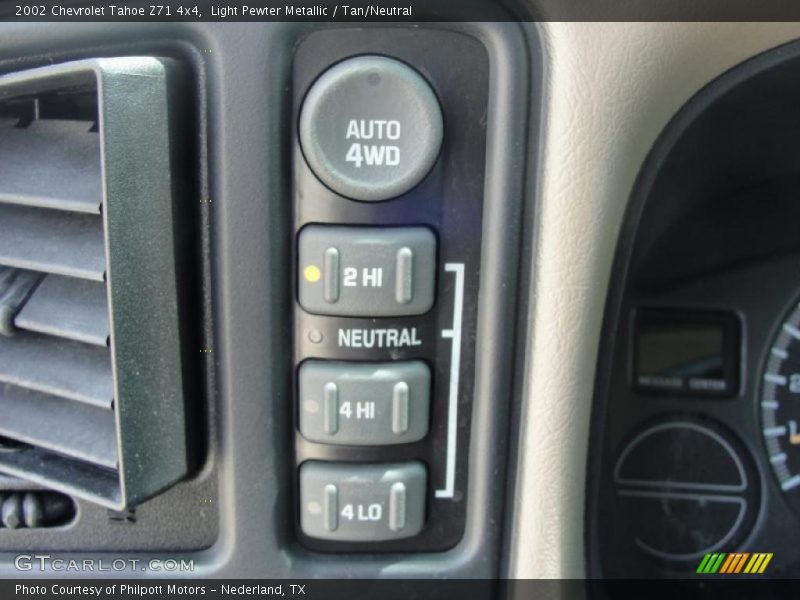 Light Pewter Metallic / Tan/Neutral 2002 Chevrolet Tahoe Z71 4x4
