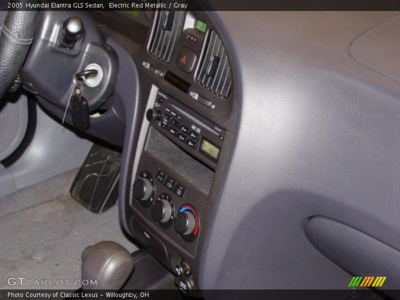 Electric Red Metallic / Gray 2005 Hyundai Elantra GLS Sedan