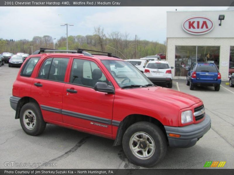 Wildfire Red / Medium Gray 2001 Chevrolet Tracker Hardtop 4WD