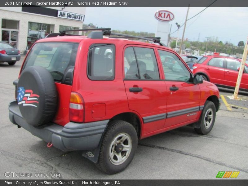 Wildfire Red / Medium Gray 2001 Chevrolet Tracker Hardtop 4WD