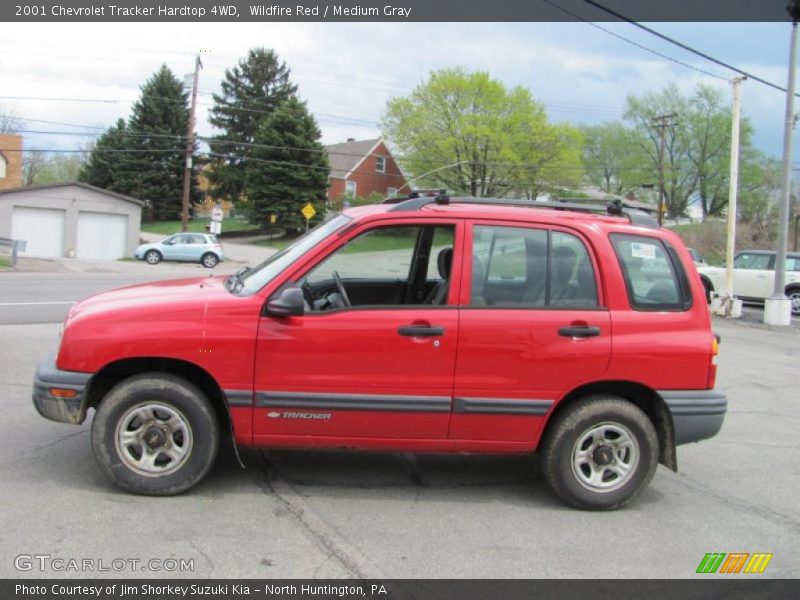 Wildfire Red / Medium Gray 2001 Chevrolet Tracker Hardtop 4WD