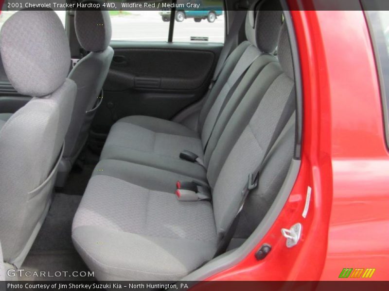 Wildfire Red / Medium Gray 2001 Chevrolet Tracker Hardtop 4WD